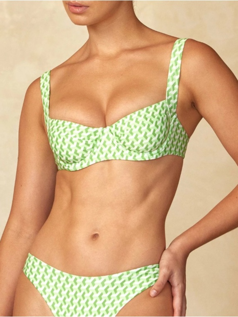 NWT Monday Swimwear Sorrento Top